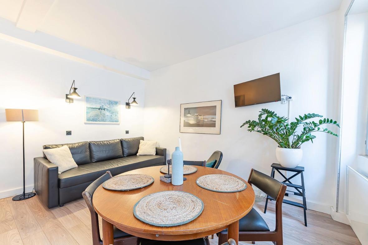 Belle Renovation Moderne Au Coeur Du Panier Apartment Marseille Luaran gambar